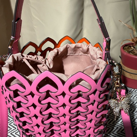 Kate Spade “Spade Flower” Cutout Dorie Bucket Bag - Pink - 2019 - NWOT - Picture 9 of 16